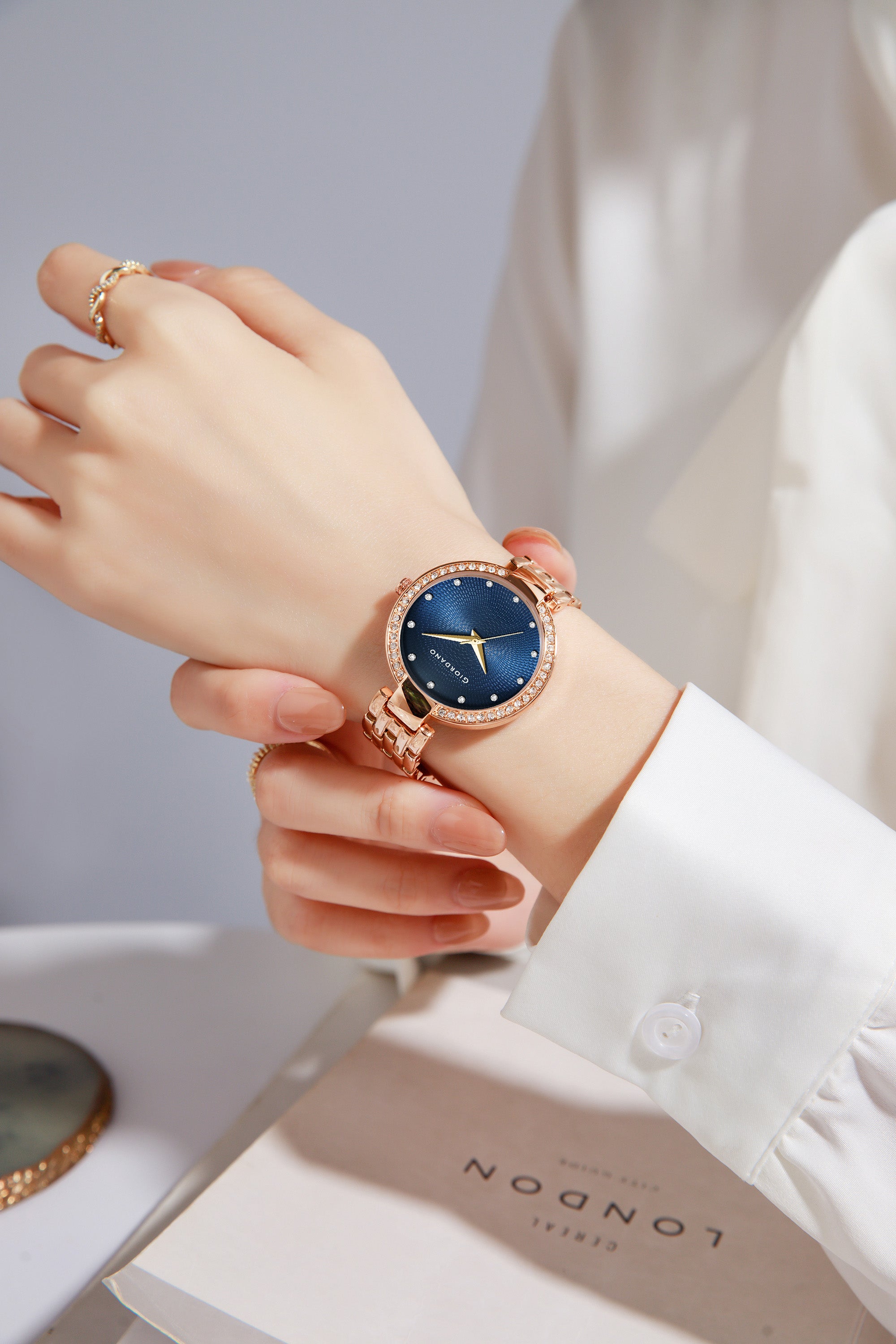 Giordano Analog Watch for Women with Diamond Indices, Stainless Steel Strap and Crystal Embellished Bezel | GD-2141-22